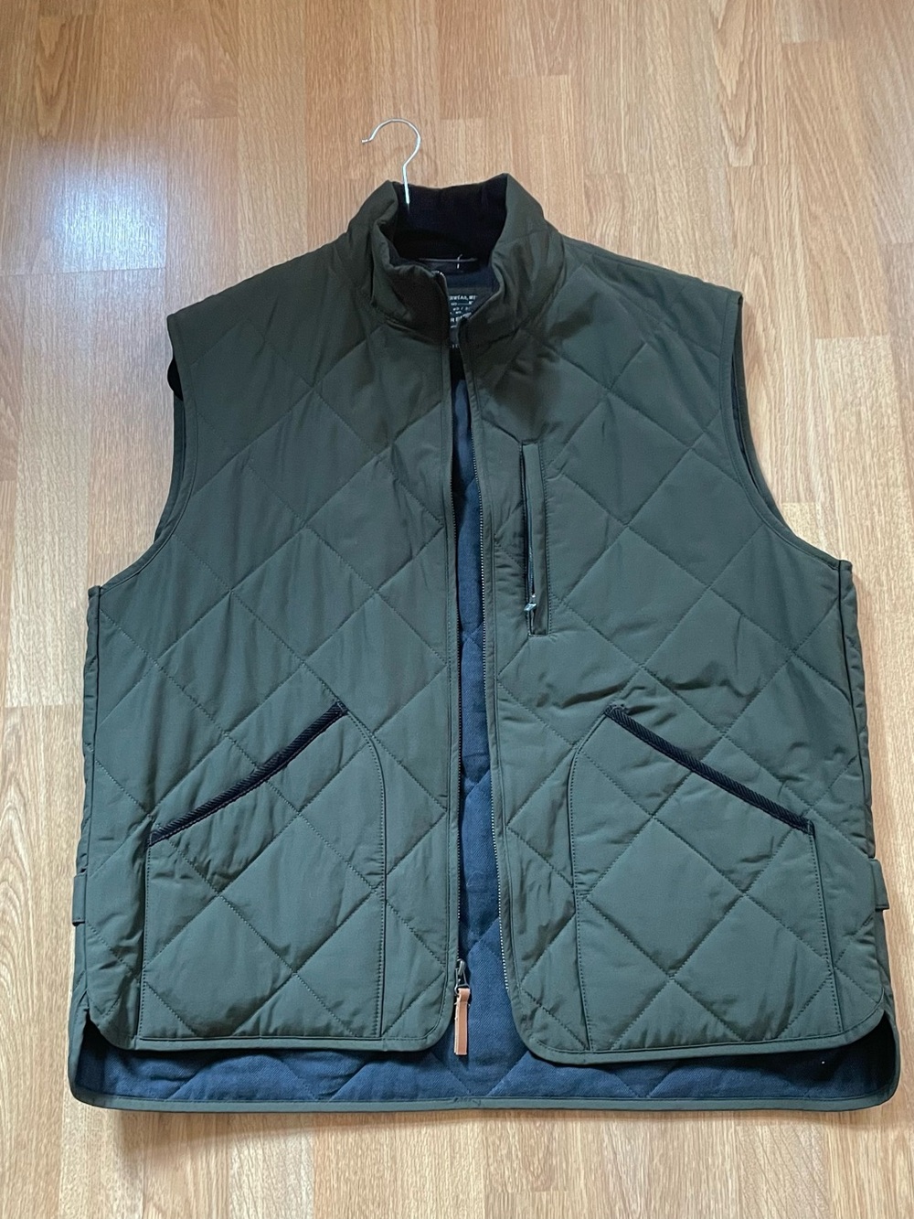 J. Crew Sussex Men's XL Quilted Olive Green Vest Jacket 100 % Cotton Outer Shell